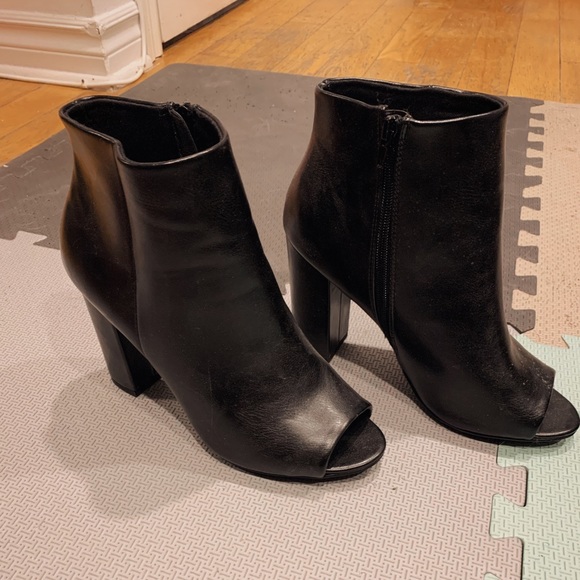 Bundle of Shoes/ Lot de Souliers - Picture 6 of 6